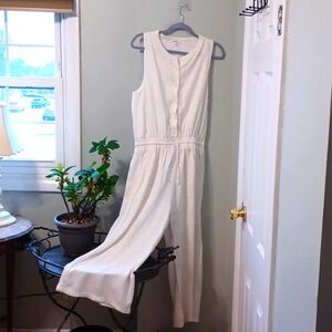 Splendid sz M, pure white, linen blend jumpsuit. Lined
